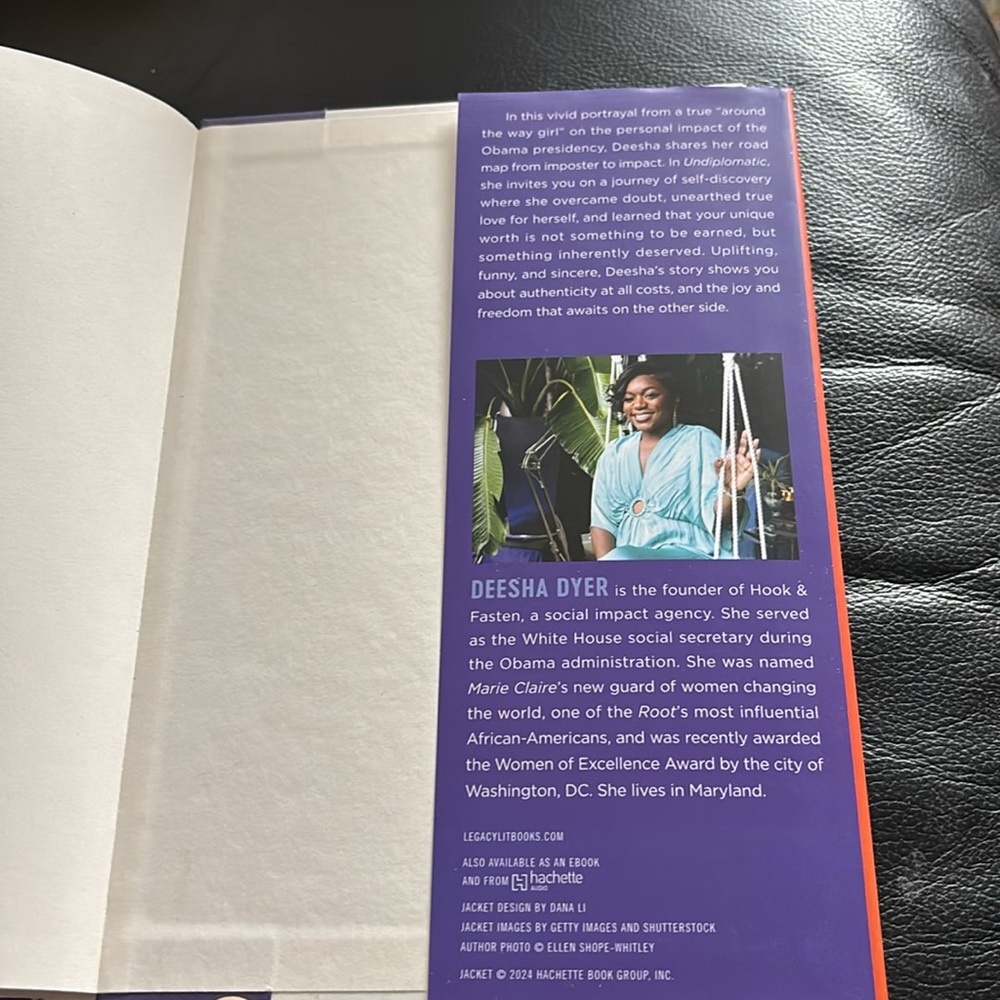 U.S.POLITICS BOOK - Picture 4 of 4